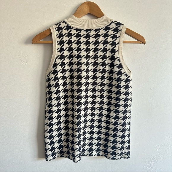 LOFT Black and White Houndstooth Sleeveless Top - Picture 2 of 6
